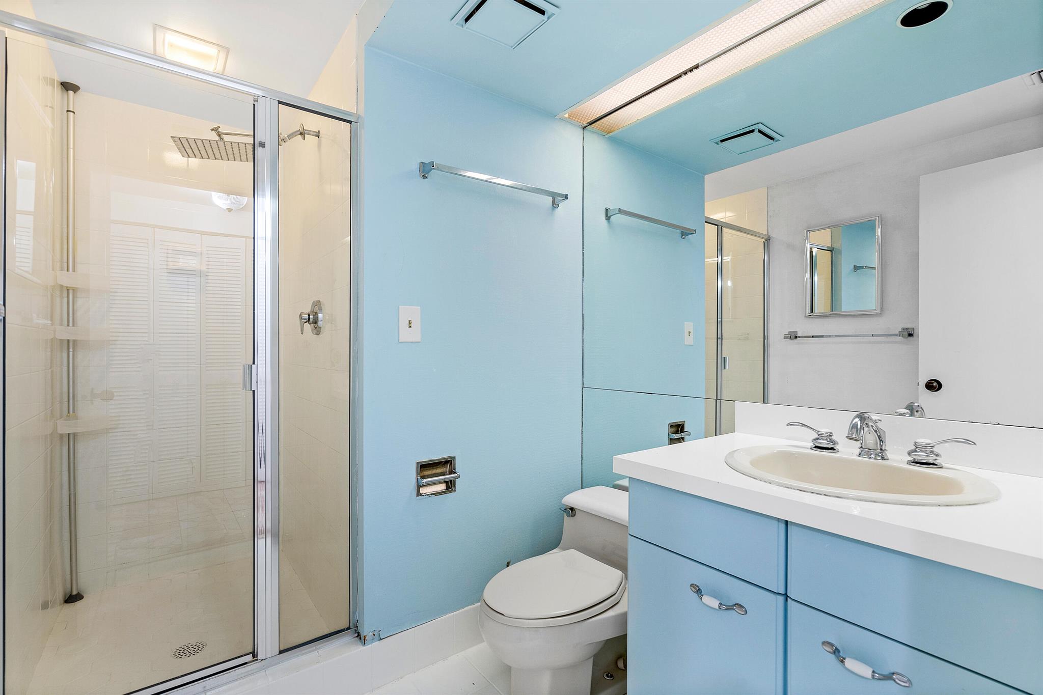 PLAZA OF THE PALM BEACHES - Residential