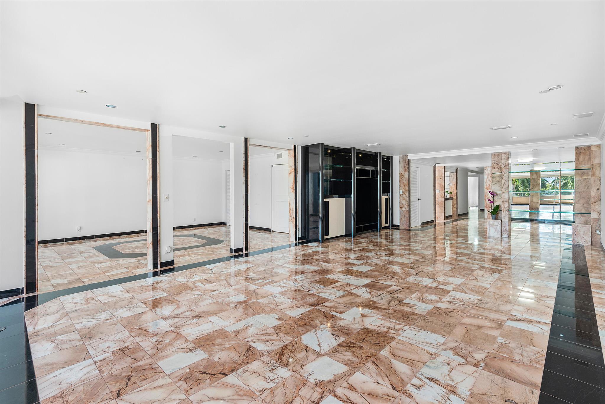 PLAZA OF THE PALM BEACHES - Residential