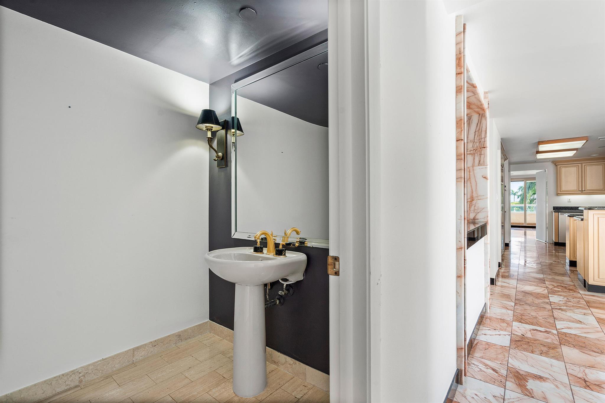 PLAZA OF THE PALM BEACHES - Residential