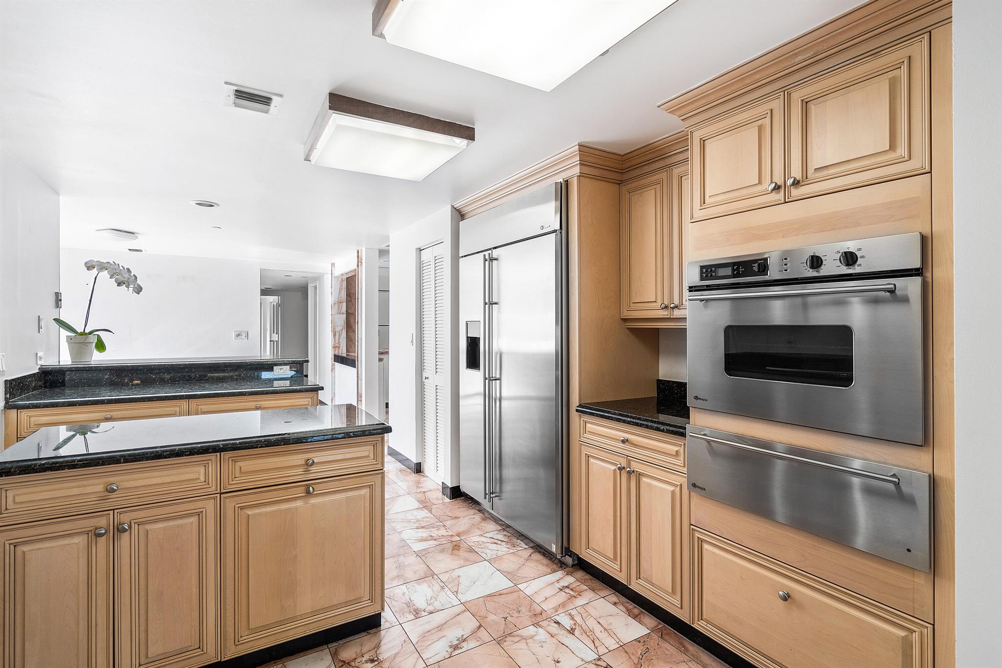 PLAZA OF THE PALM BEACHES - Residential