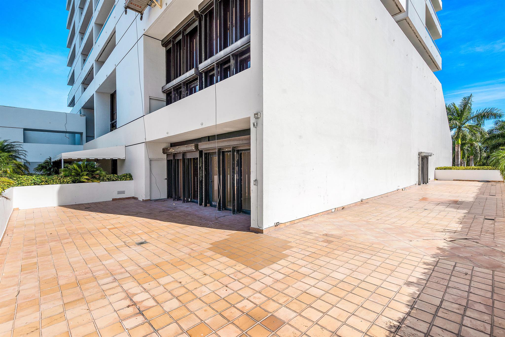 PLAZA OF THE PALM BEACHES - Residential