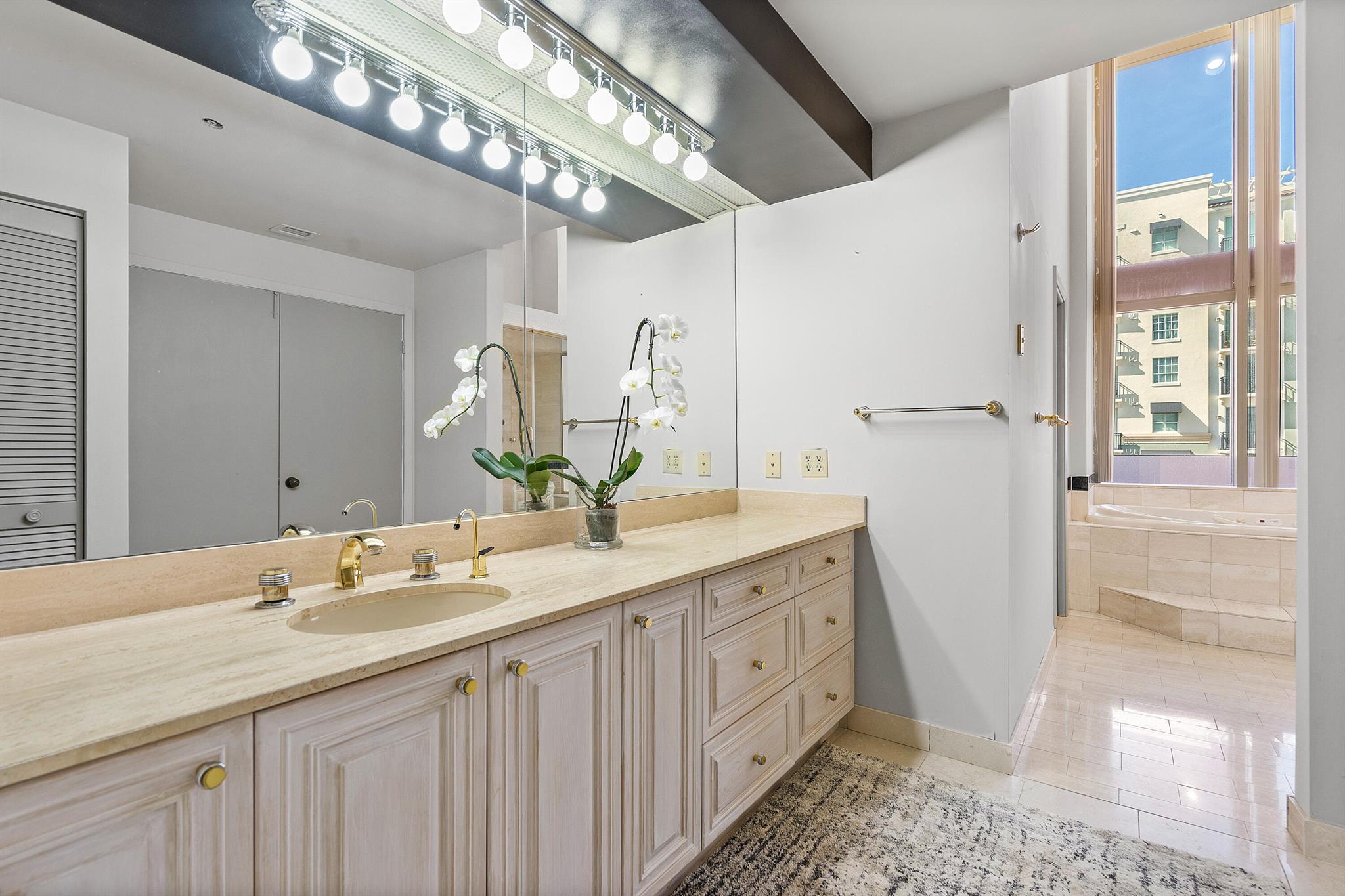 PLAZA OF THE PALM BEACHES - Residential