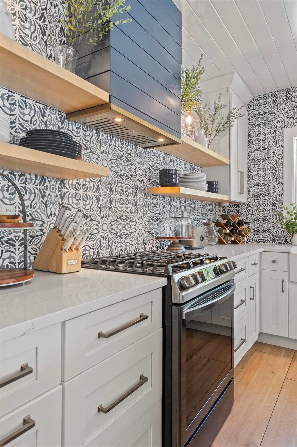 FOREST HILLS - Residential