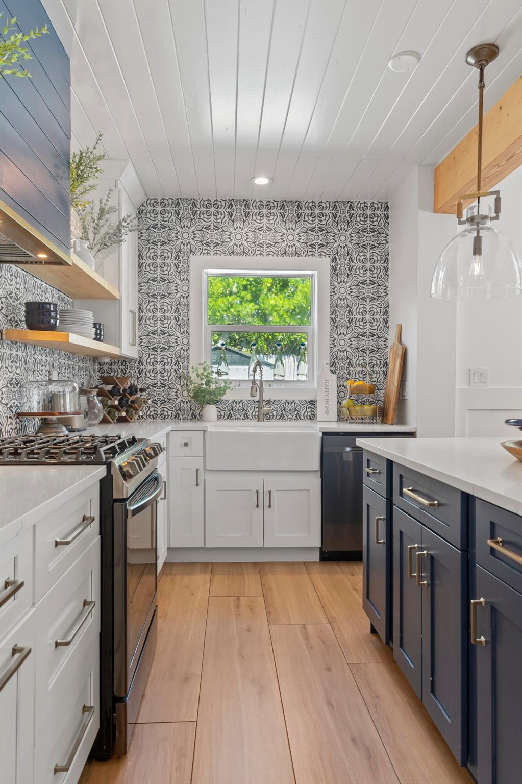 FOREST HILLS - Residential