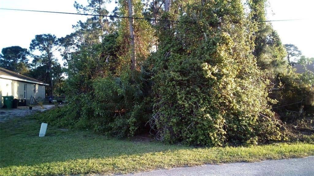Photo of 1642 Boykin Ave, Port Saint Lucie, FL 34953 (MLS # F10276994)