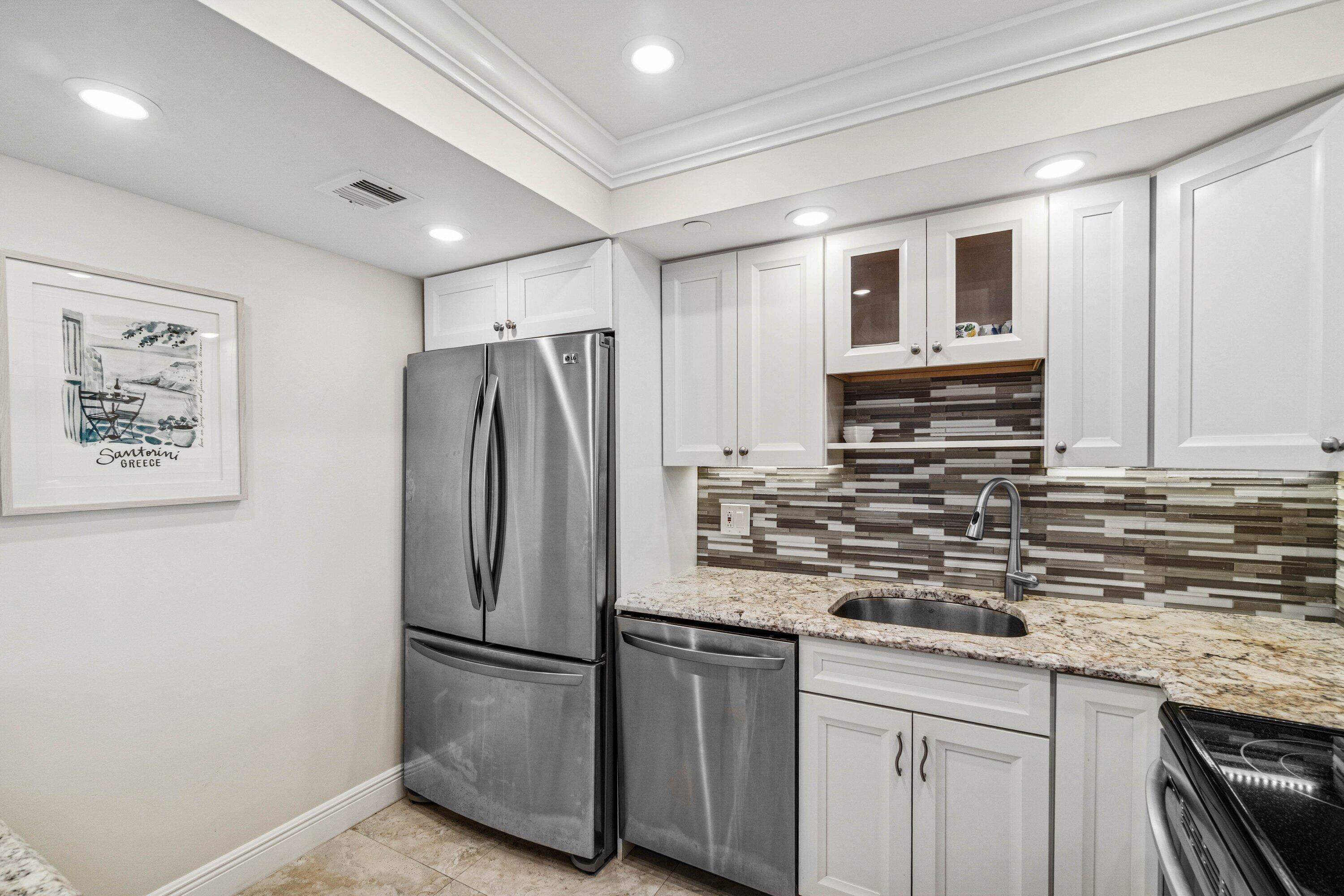 REGENCY HIGHLAND CLUB CONDO - Residential