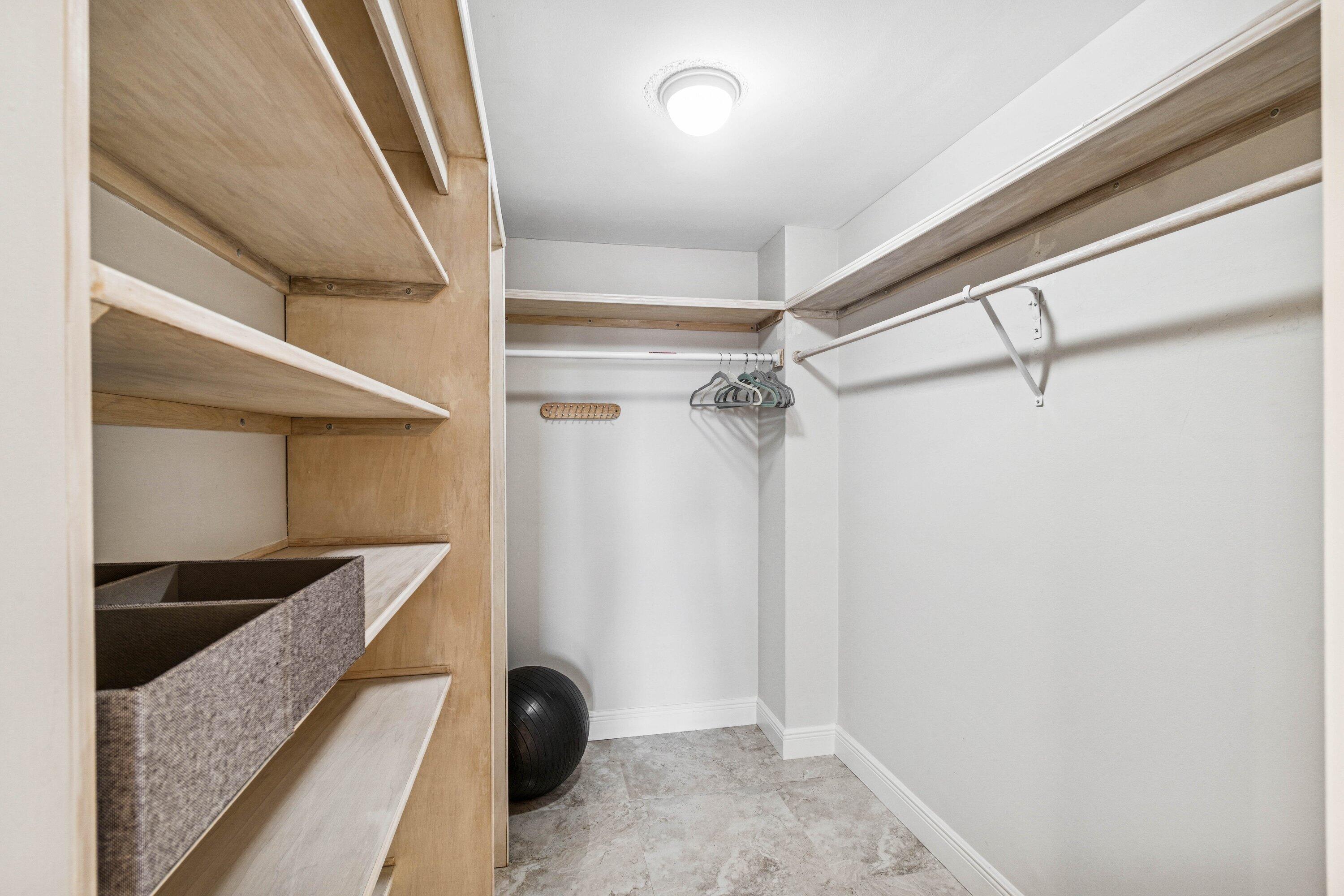 REGENCY HIGHLAND CLUB CONDO - Residential