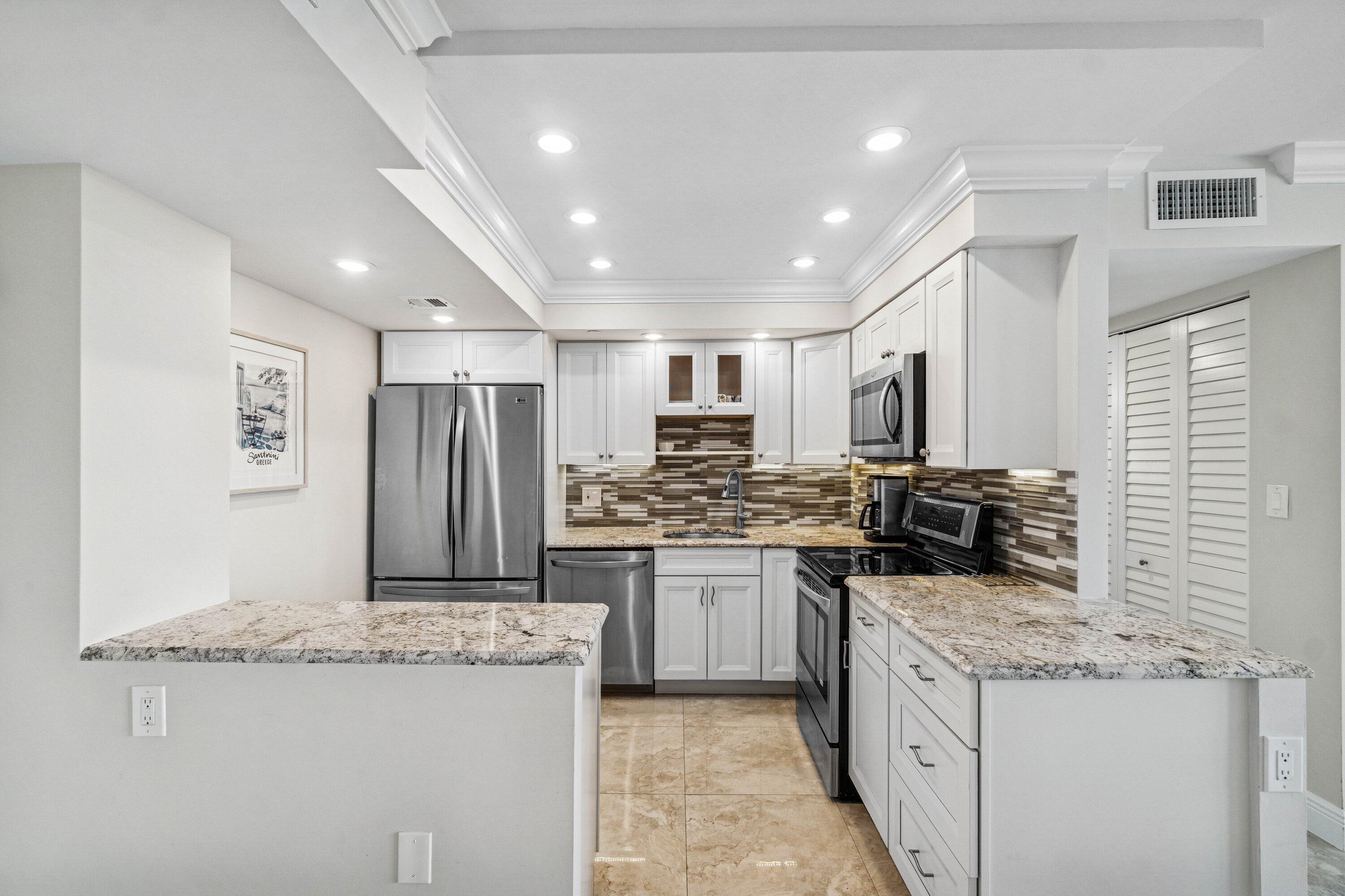 REGENCY HIGHLAND CLUB CONDO - Residential