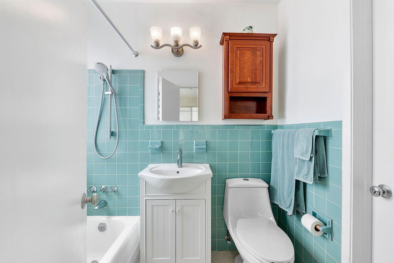 SEA CLUB OF HILLSBORO BEA - Residential