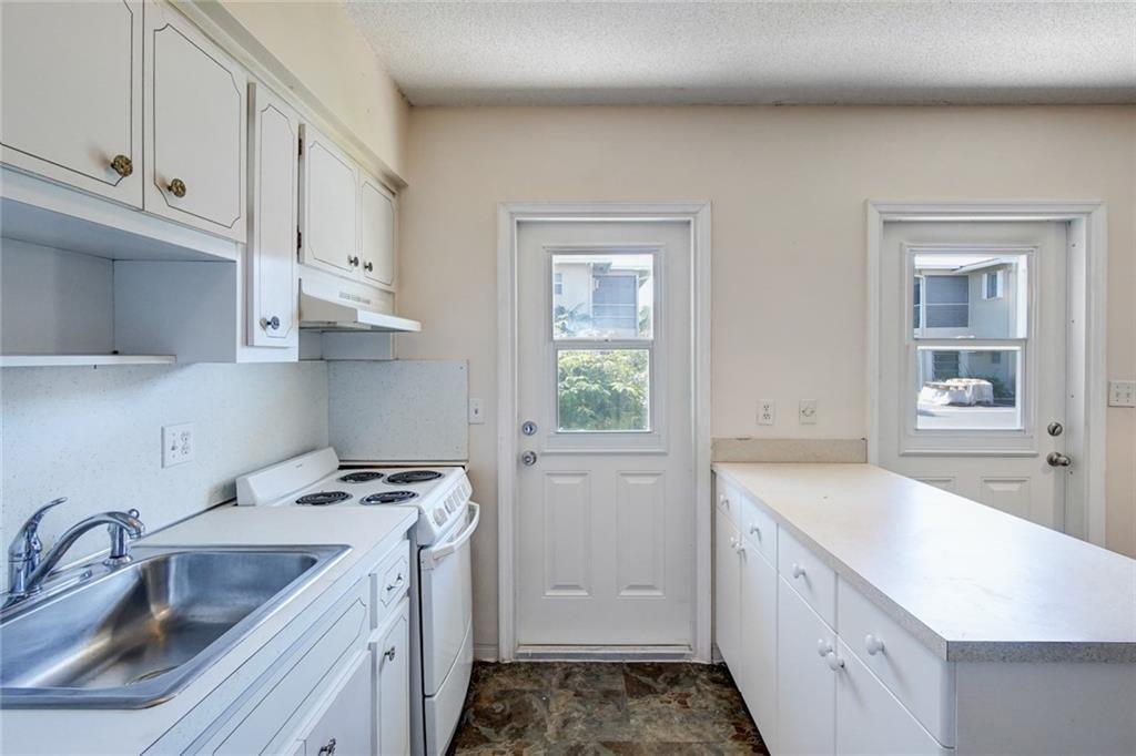 Venetian Park Gardens Con - Residential Lease