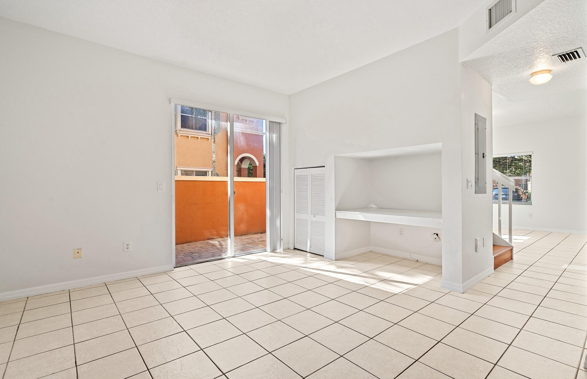 VILLAS AT HARBOR ISLES - Residential