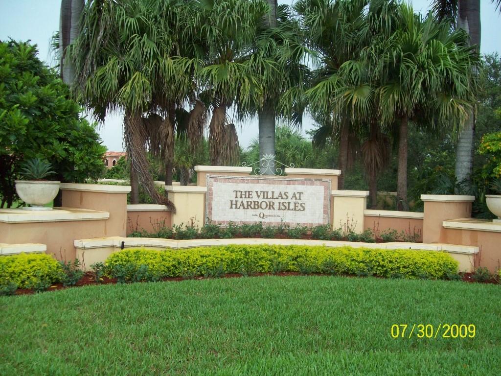 VILLAS AT HARBOR ISLES - Residential