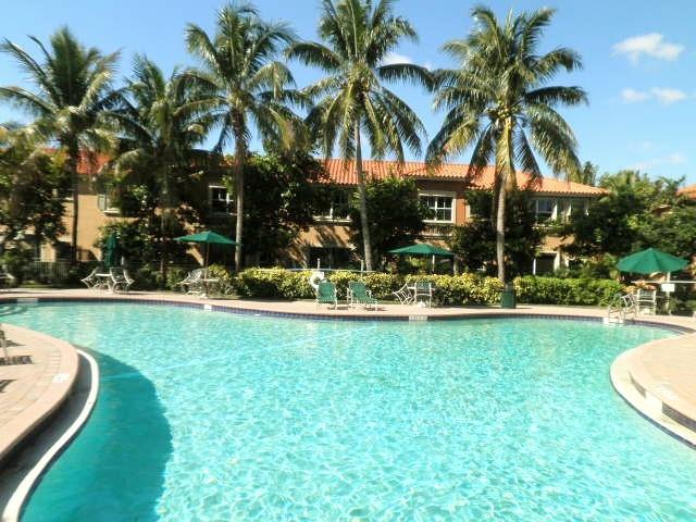 VILLAS AT HARBOR ISLES - Residential