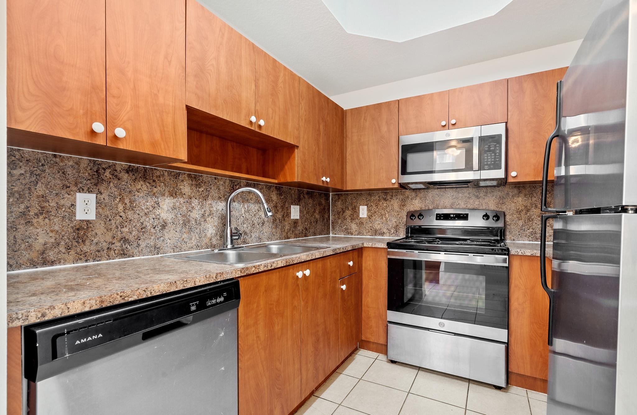 VILLAS AT HARBOR ISLES - Residential