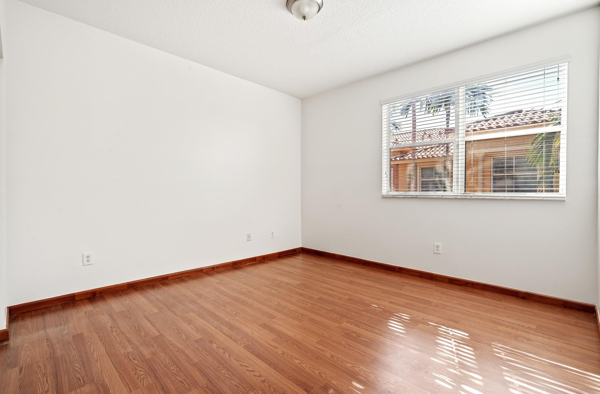 VILLAS AT HARBOR ISLES - Residential