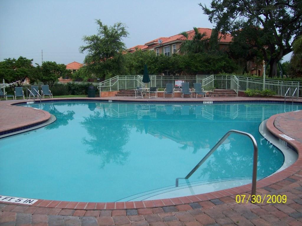 VILLAS AT HARBOR ISLES - Residential