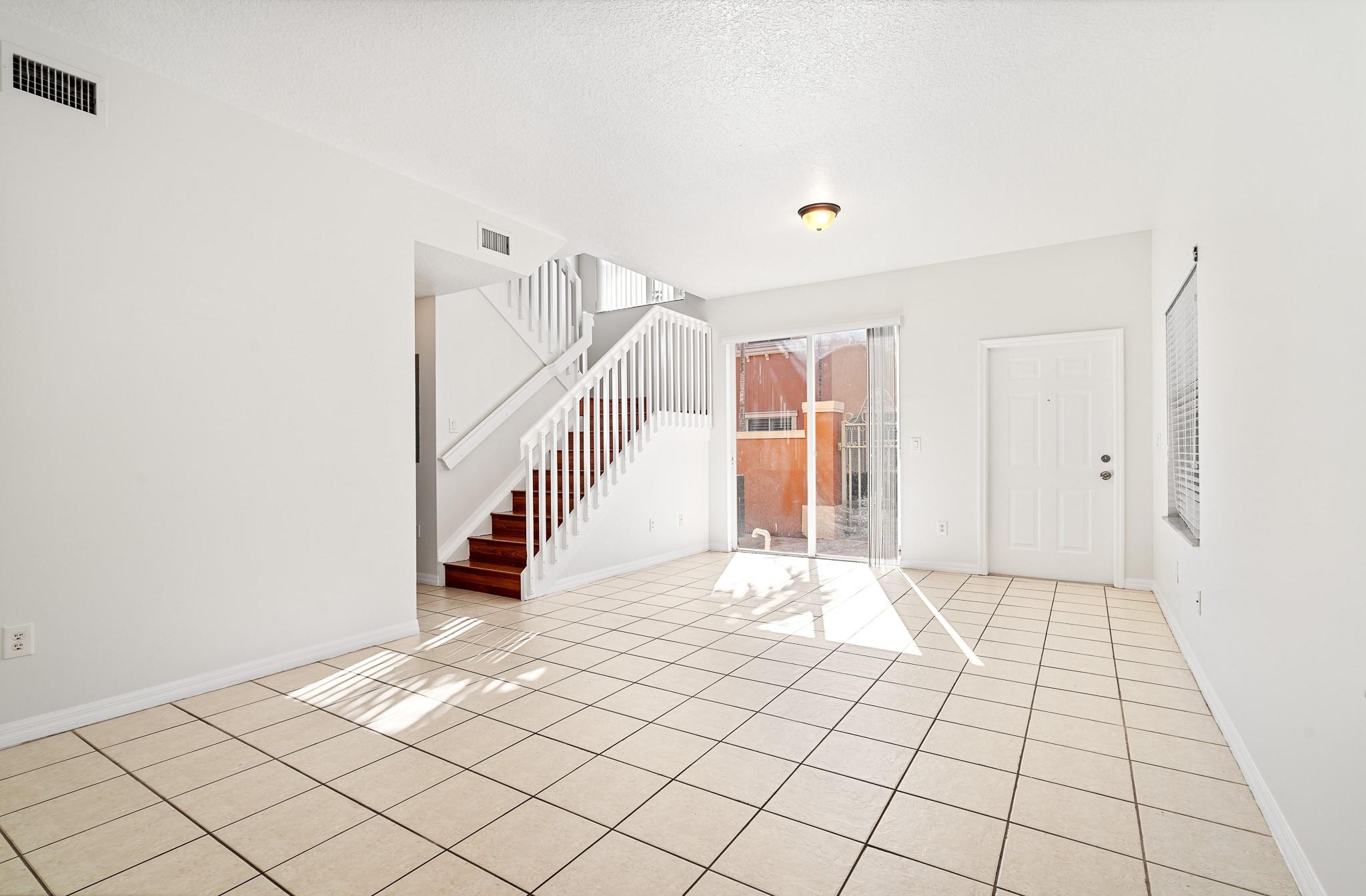 VILLAS AT HARBOR ISLES - Residential