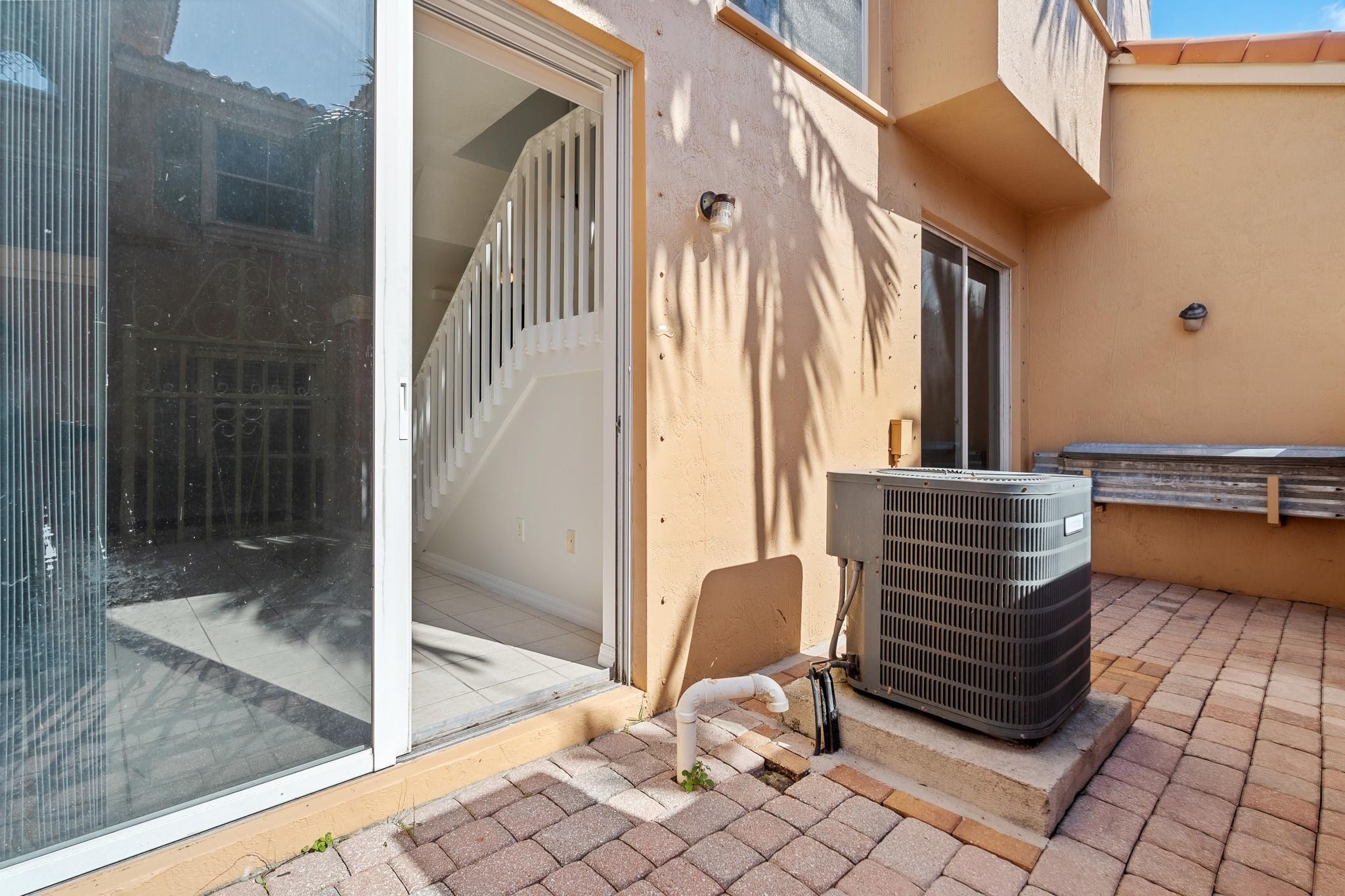 VILLAS AT HARBOR ISLES - Residential