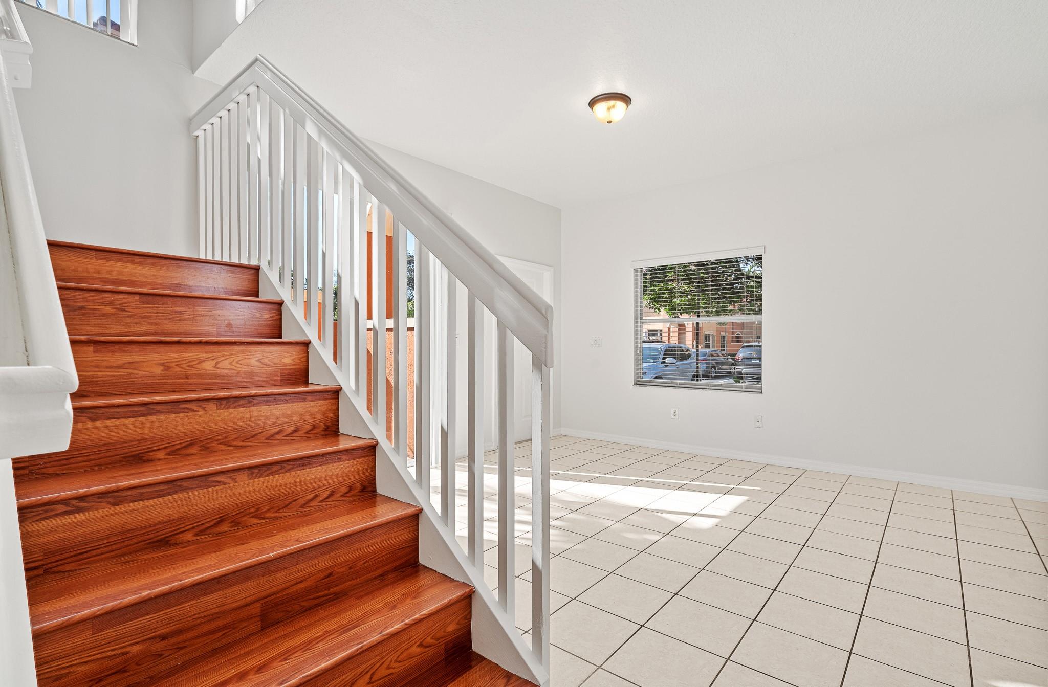 VILLAS AT HARBOR ISLES - Residential