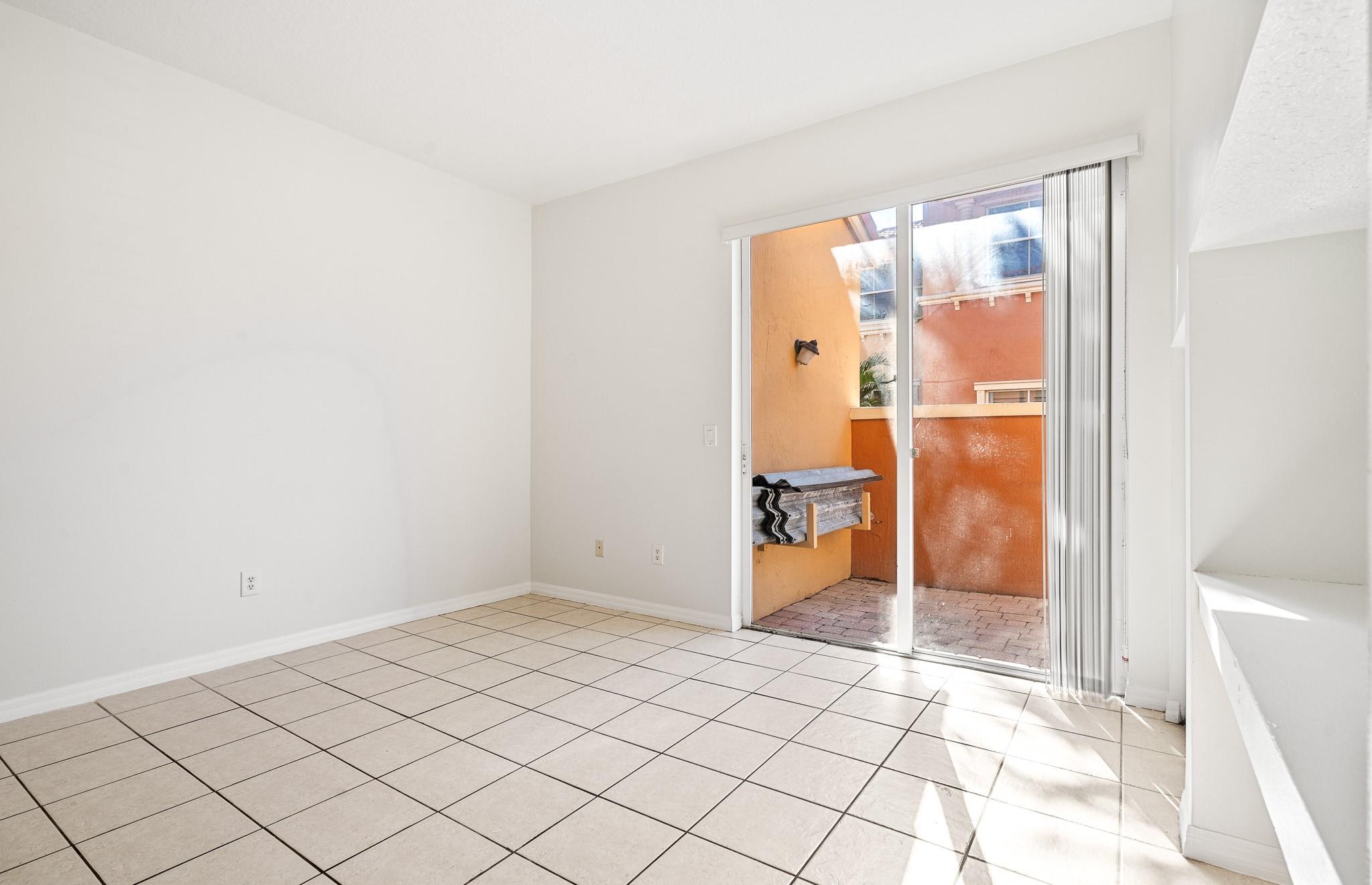 VILLAS AT HARBOR ISLES - Residential