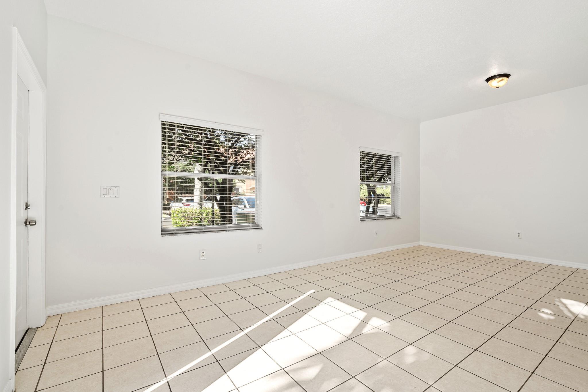 VILLAS AT HARBOR ISLES - Residential