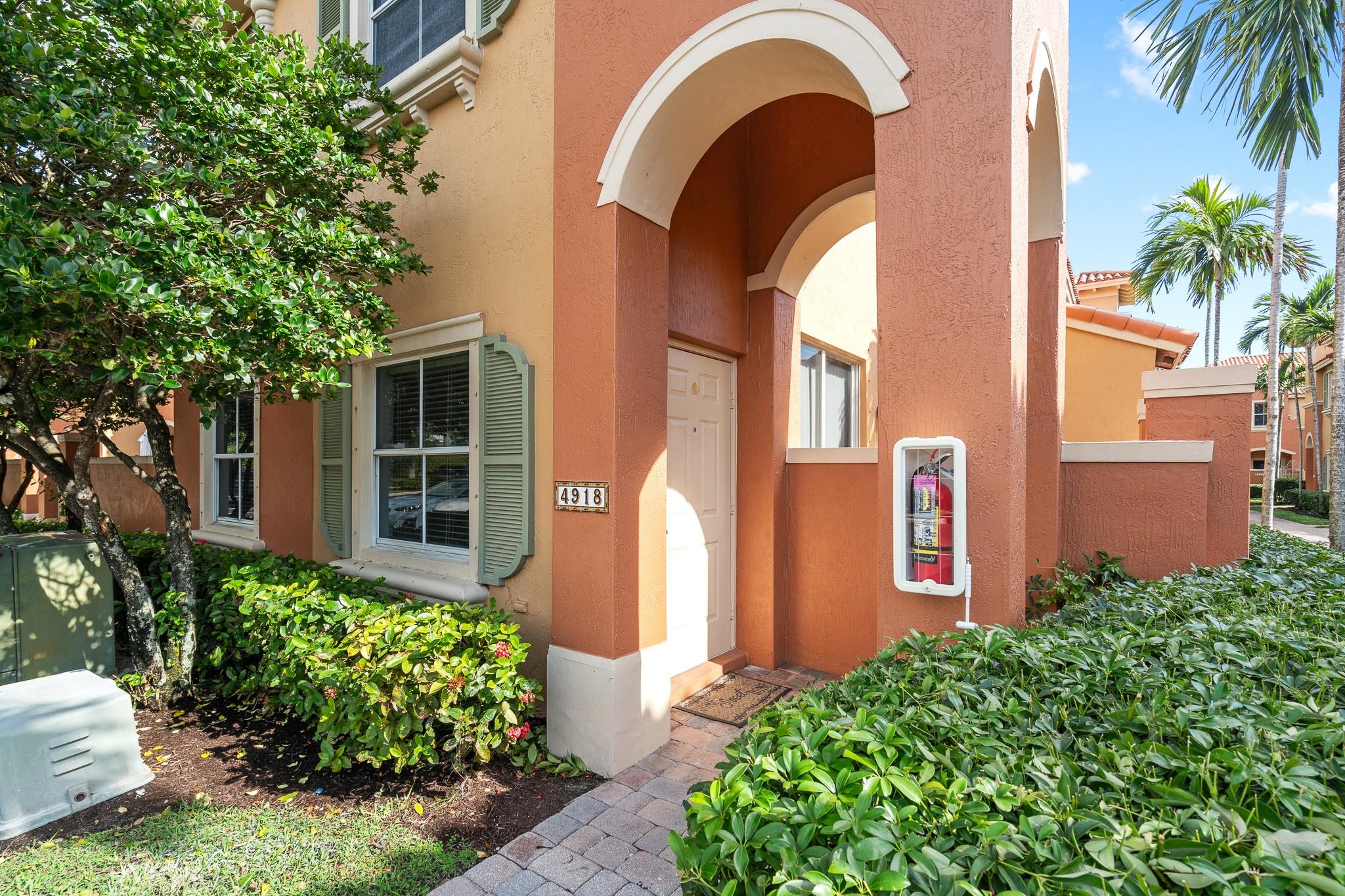 VILLAS AT HARBOR ISLES - Residential