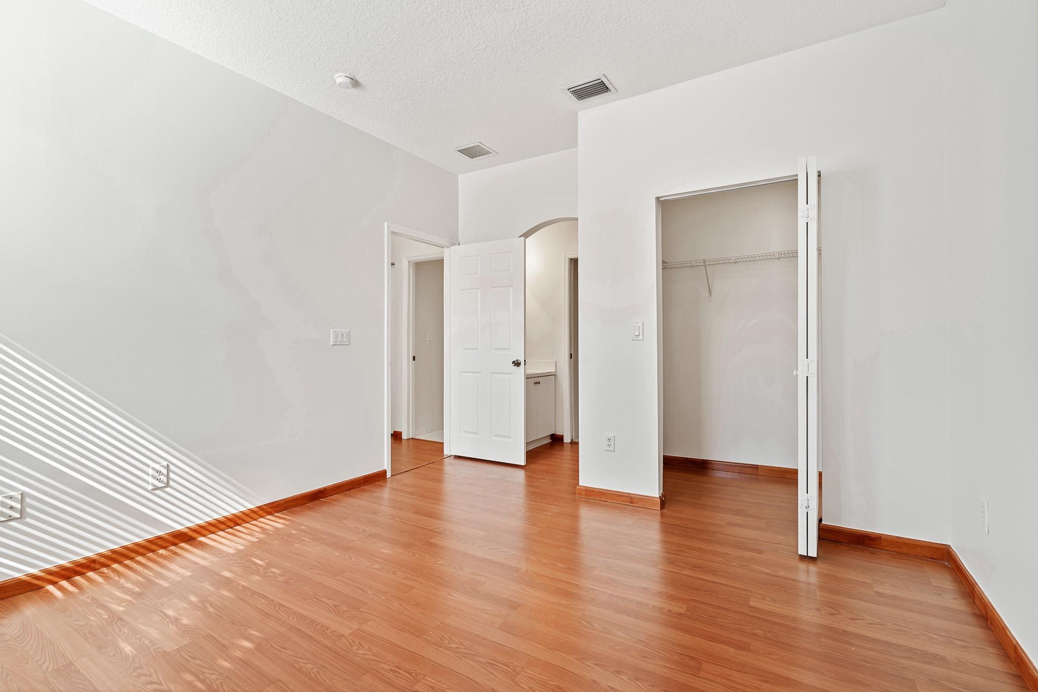 VILLAS AT HARBOR ISLES - Residential