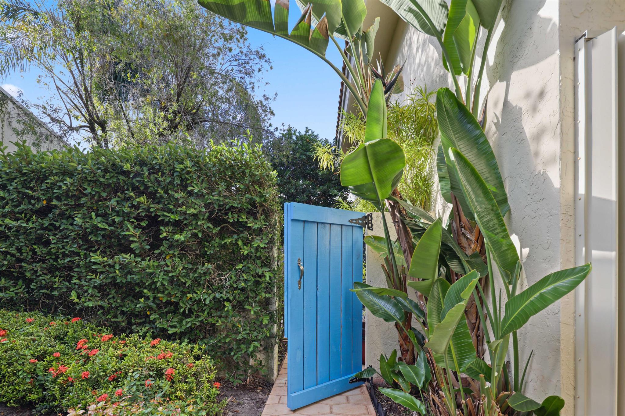 MONTEREY LAKE - Residential