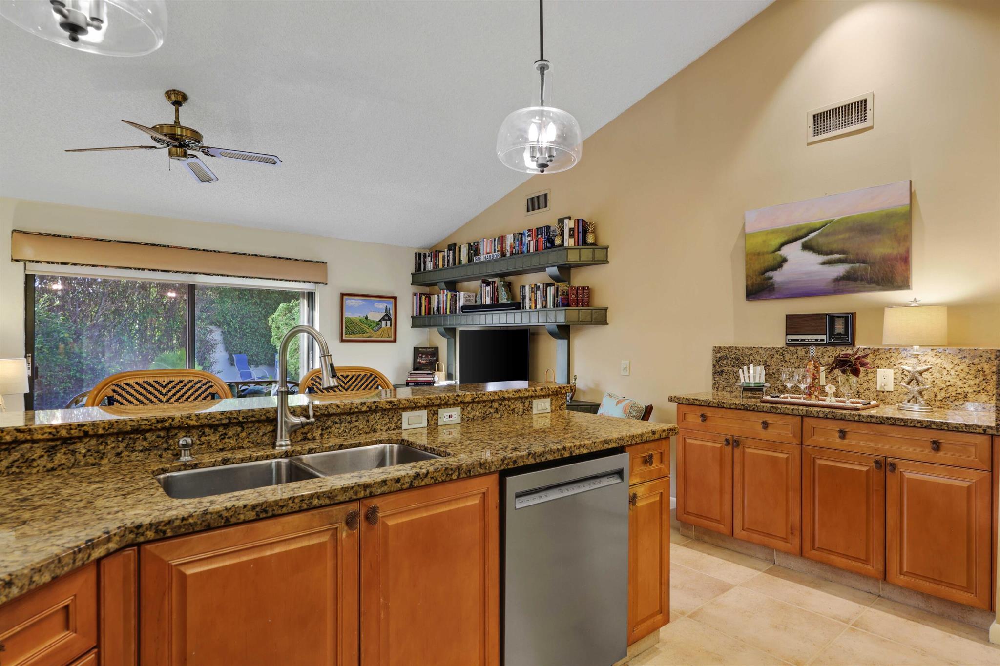 MONTEREY LAKE - Residential