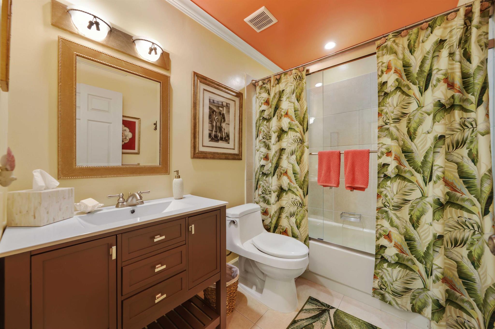 MONTEREY LAKE - Residential