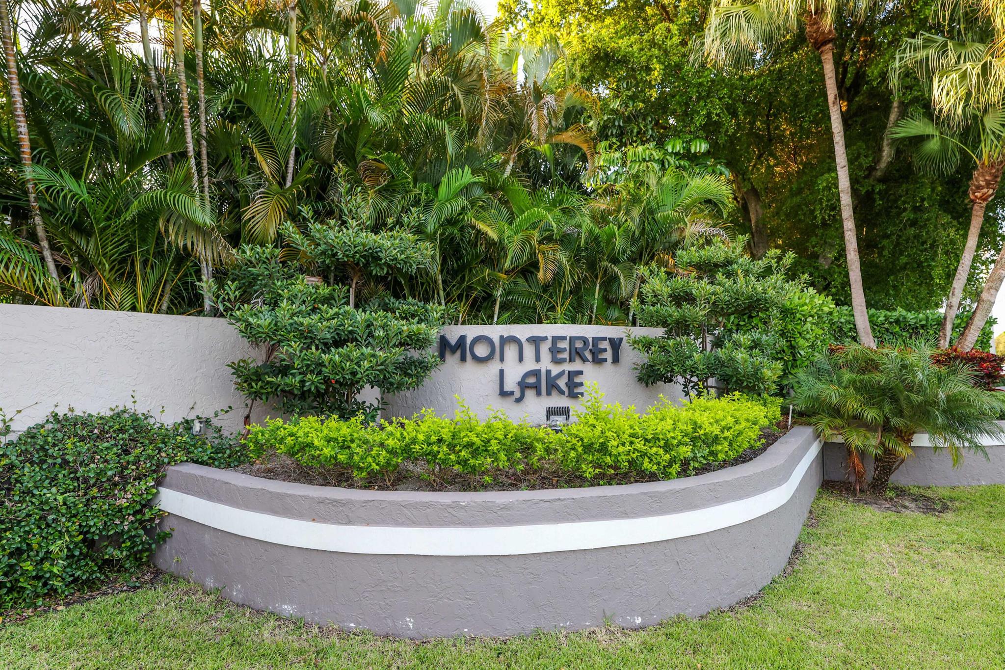 MONTEREY LAKE - Residential