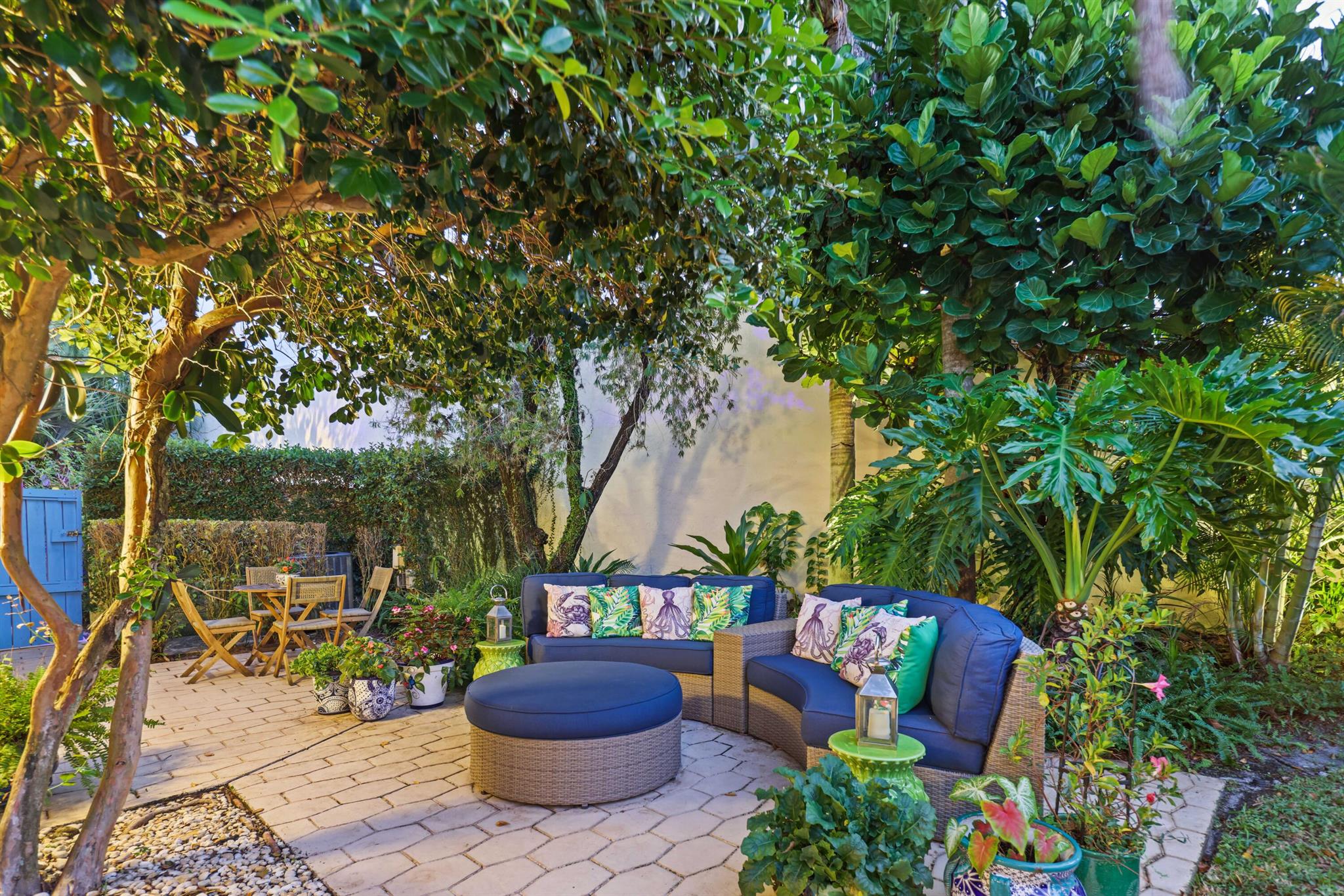 MONTEREY LAKE - Residential