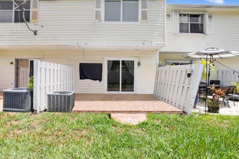 Tiny photo for 2841 NE 15TH Street, Pompano Beach, FL 33062 (MLS # B26053446)