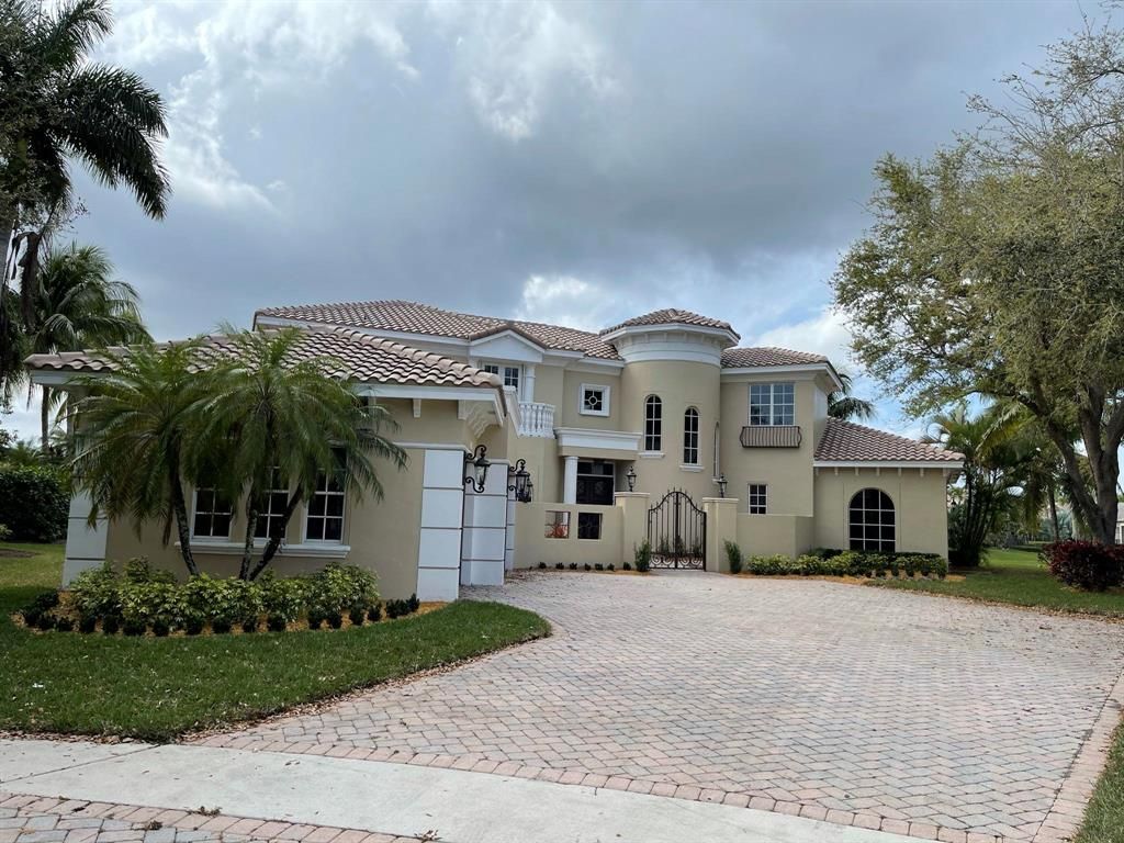 Photo of 6095 Via Crystalle, Delray Beach, FL 33484 (MLS # R10697478)