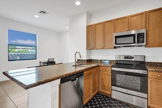 ALTON NEIGHBORHOOD 1 - Residential Lease