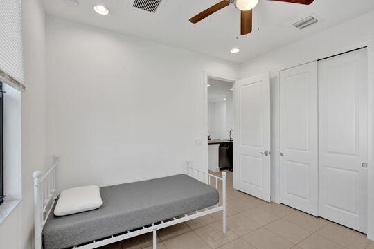 ALTON NEIGHBORHOOD 1 - Residential Lease