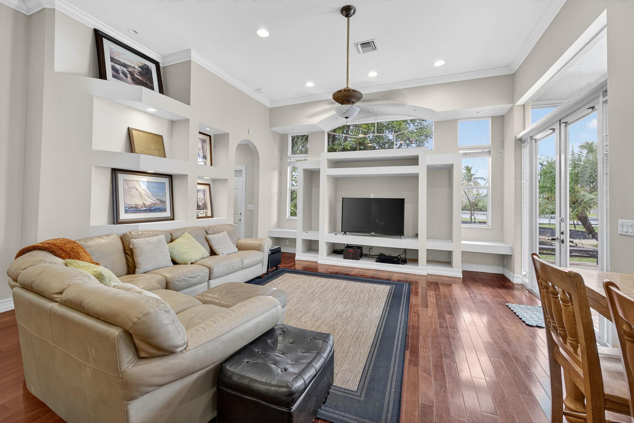 Heftler Homes-Tamarac 101 - Residential