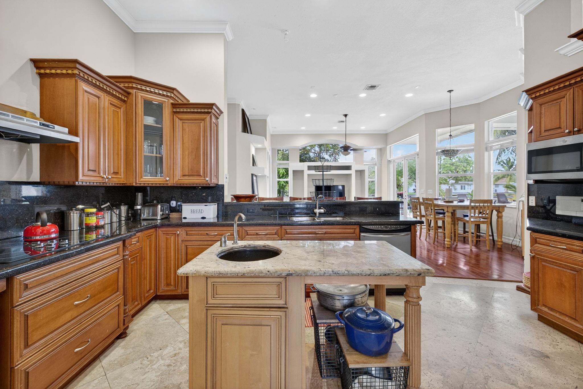 Heftler Homes-Tamarac 101 - Residential