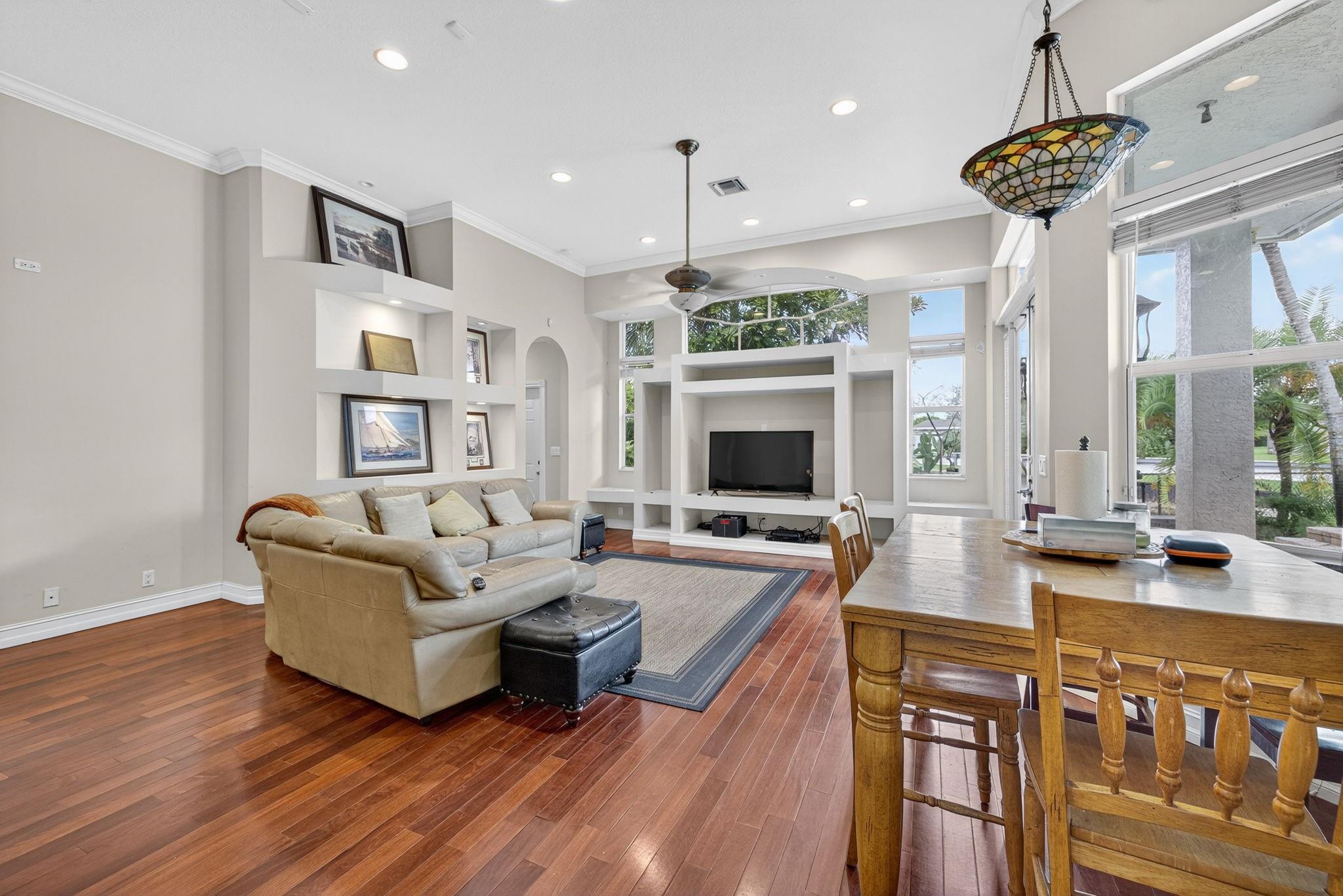 Heftler Homes-Tamarac 101 - Residential