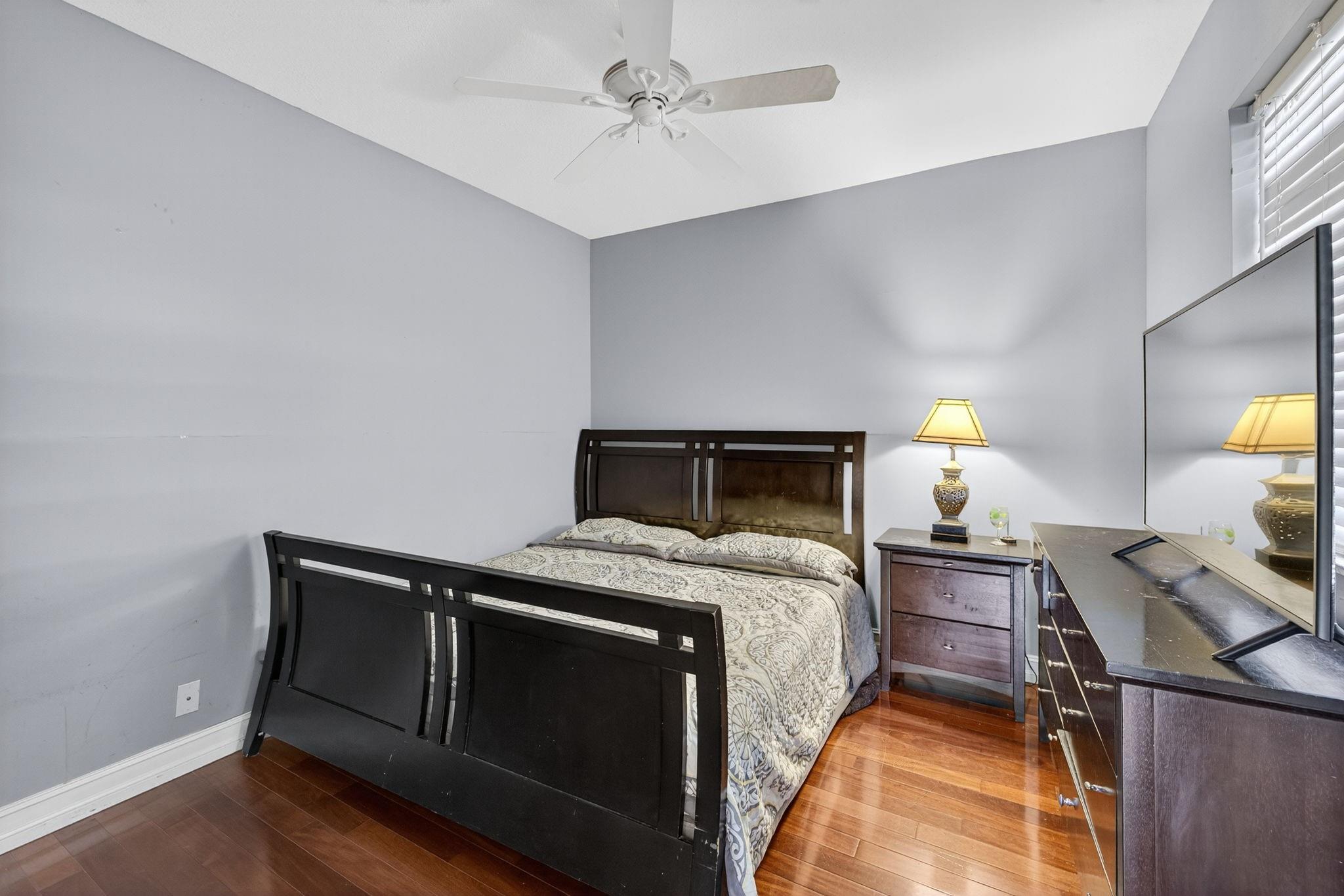 Heftler Homes-Tamarac 101 - Residential