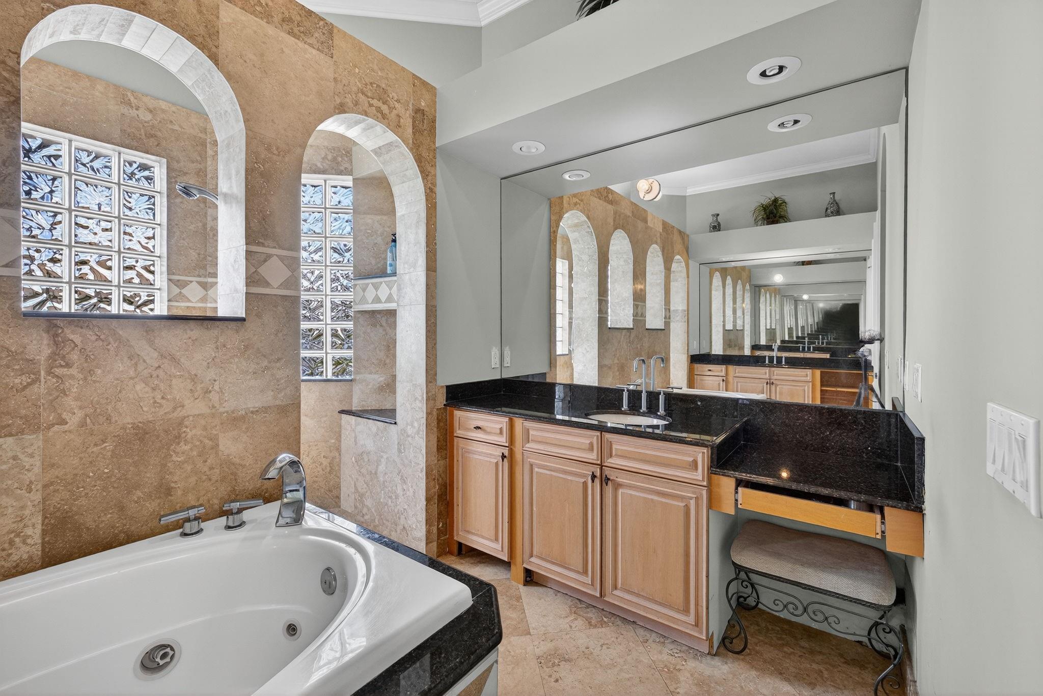 Heftler Homes-Tamarac 101 - Residential