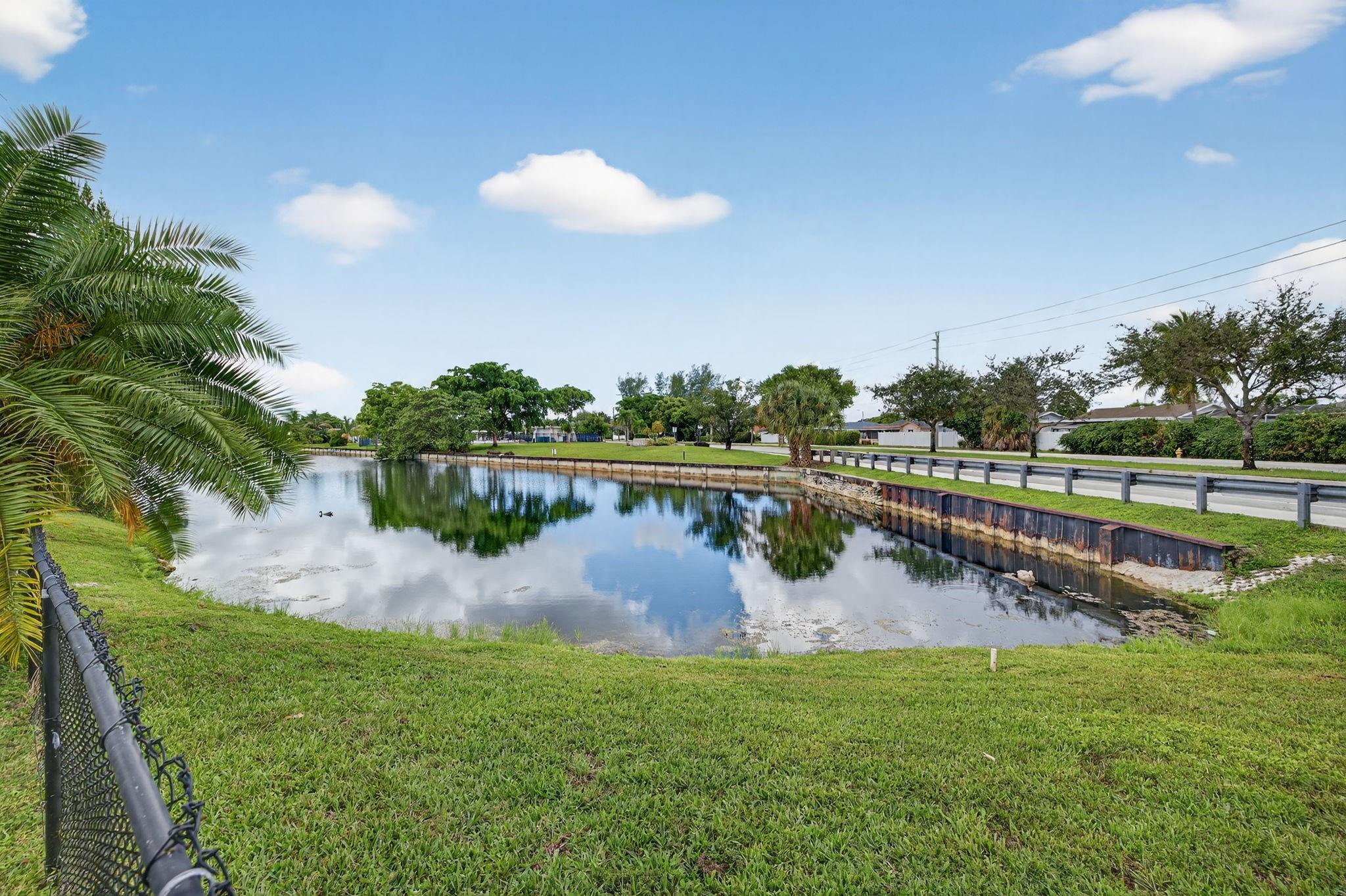 Heftler Homes-Tamarac 101 - Residential