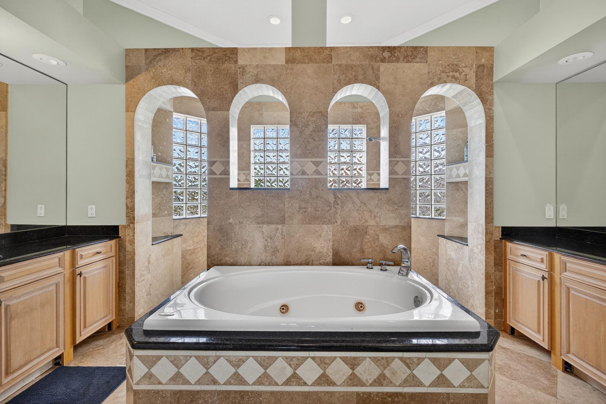 Heftler Homes-Tamarac 101 - Residential