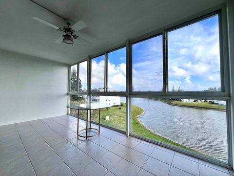 461 Wellington J West Palm Beach FL 33417