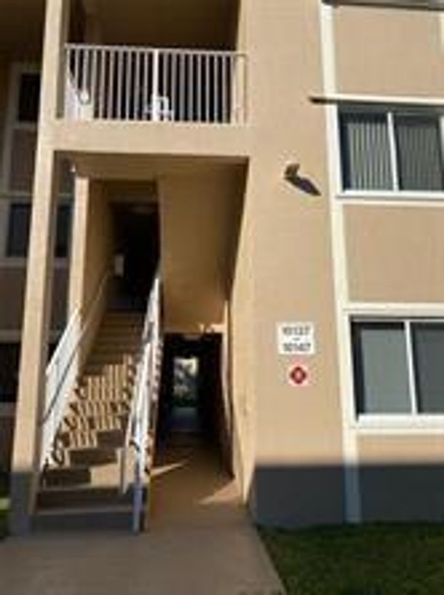 IT WILL BE COMPLETELY renovated, condo on the first floor, 3 bed/2 bath unit in the heart of Coral Springs. This updated unit features: Spacious kitchen, large bedrooms, walk in master closet and screened patio. All ages. Bedrooms laminated flooring, tile in the living and dining rooms, kitchen and Bathrooms. Full Washer and
Dryer in the unit. Close to shopping centers, Publix, Walmart, restaurants, Homedepot, cafes, highways, great schools and more. - No pets
