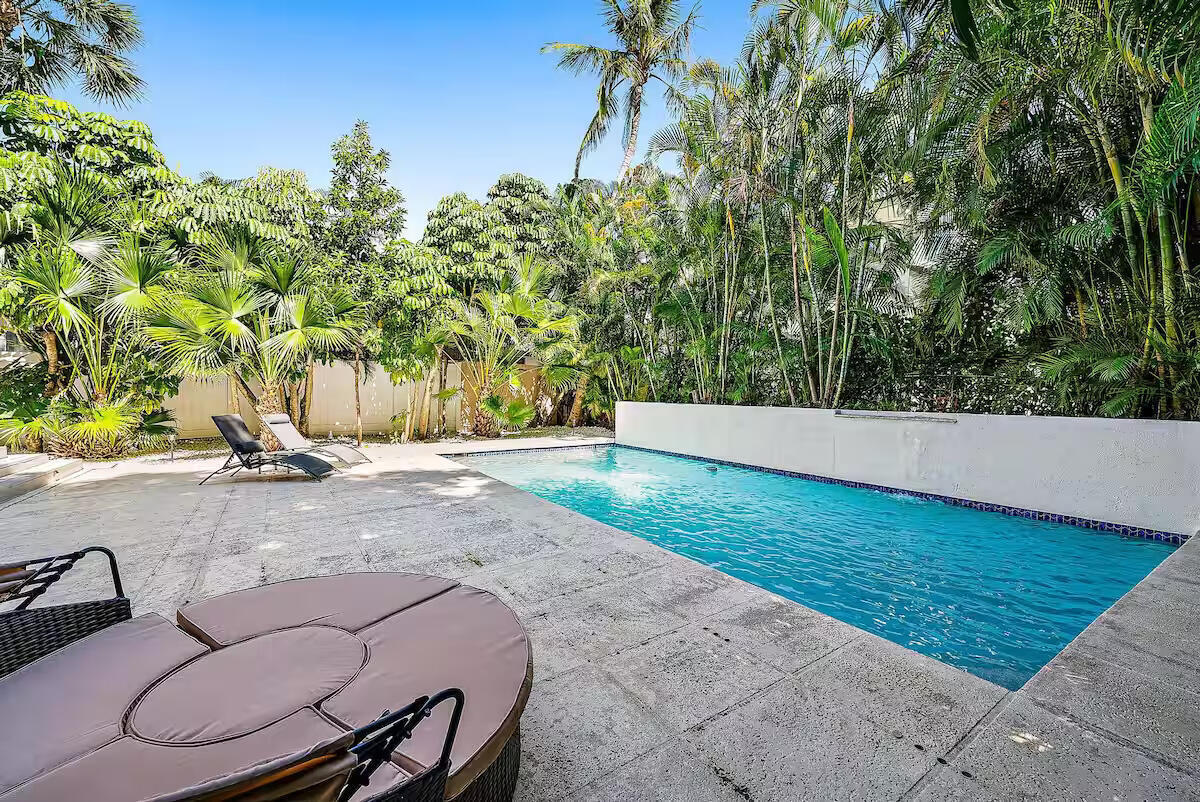 ESTATES OF SOUTH PALM BEACH - Residential Lease