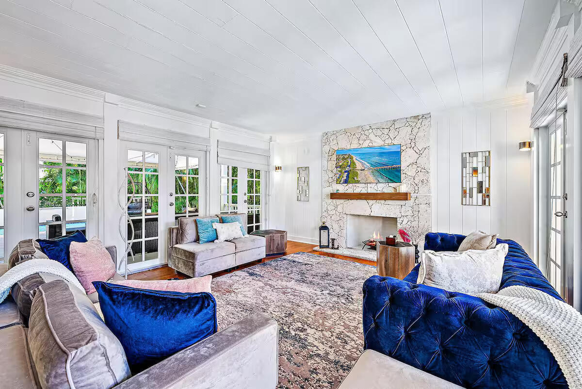 ESTATES OF SOUTH PALM BEACH - Residential Lease