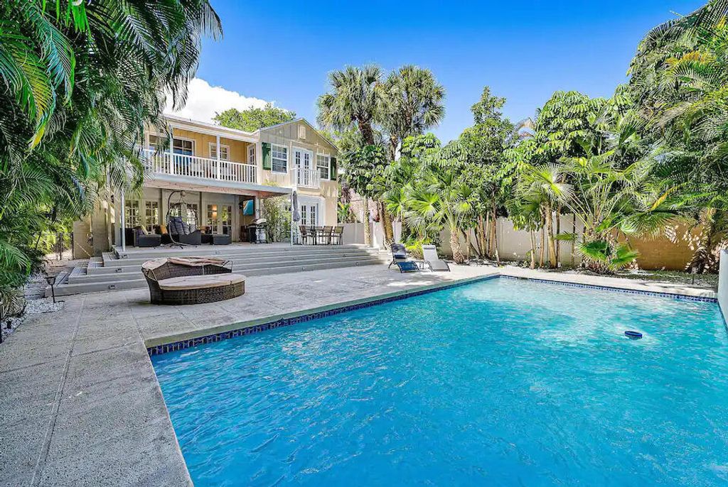 Photo of 4110 Washington Road, West Palm Beach, FL 33405 (MLS # B26004695)