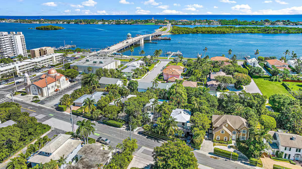 ESTATES OF SOUTH PALM BEACH - Residential Lease