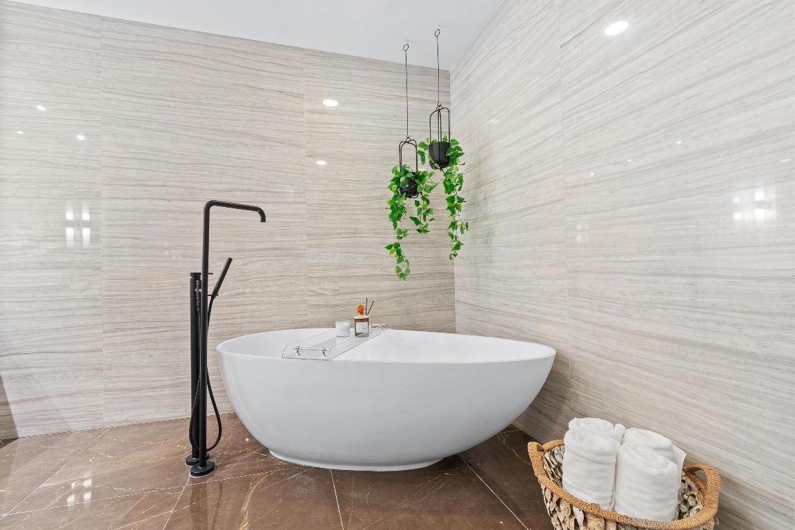 AUBERGE BEACH RESIDENCES - Residential